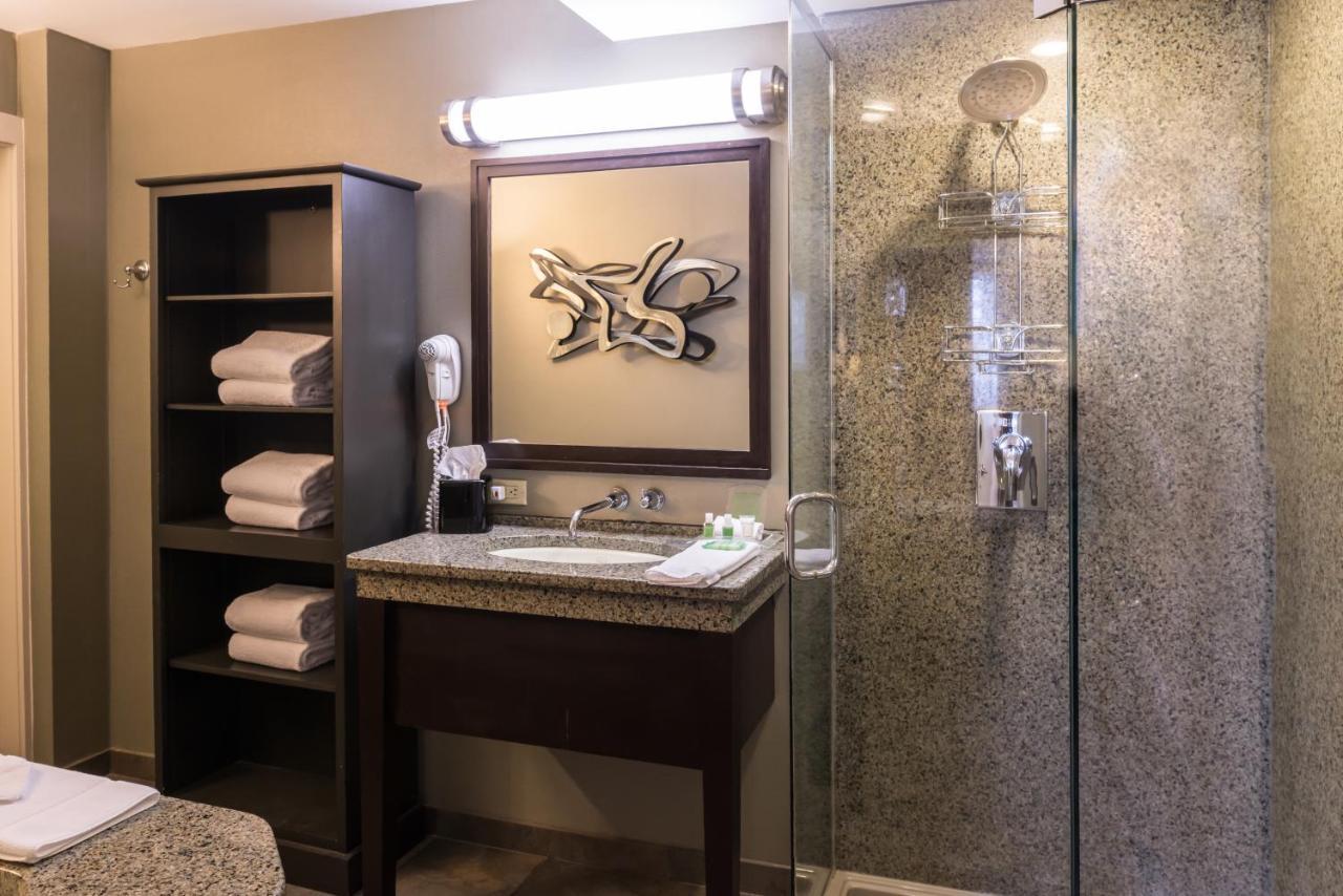 Holiday Inn Concord Downtown, An Ihg Hotel Esterno foto