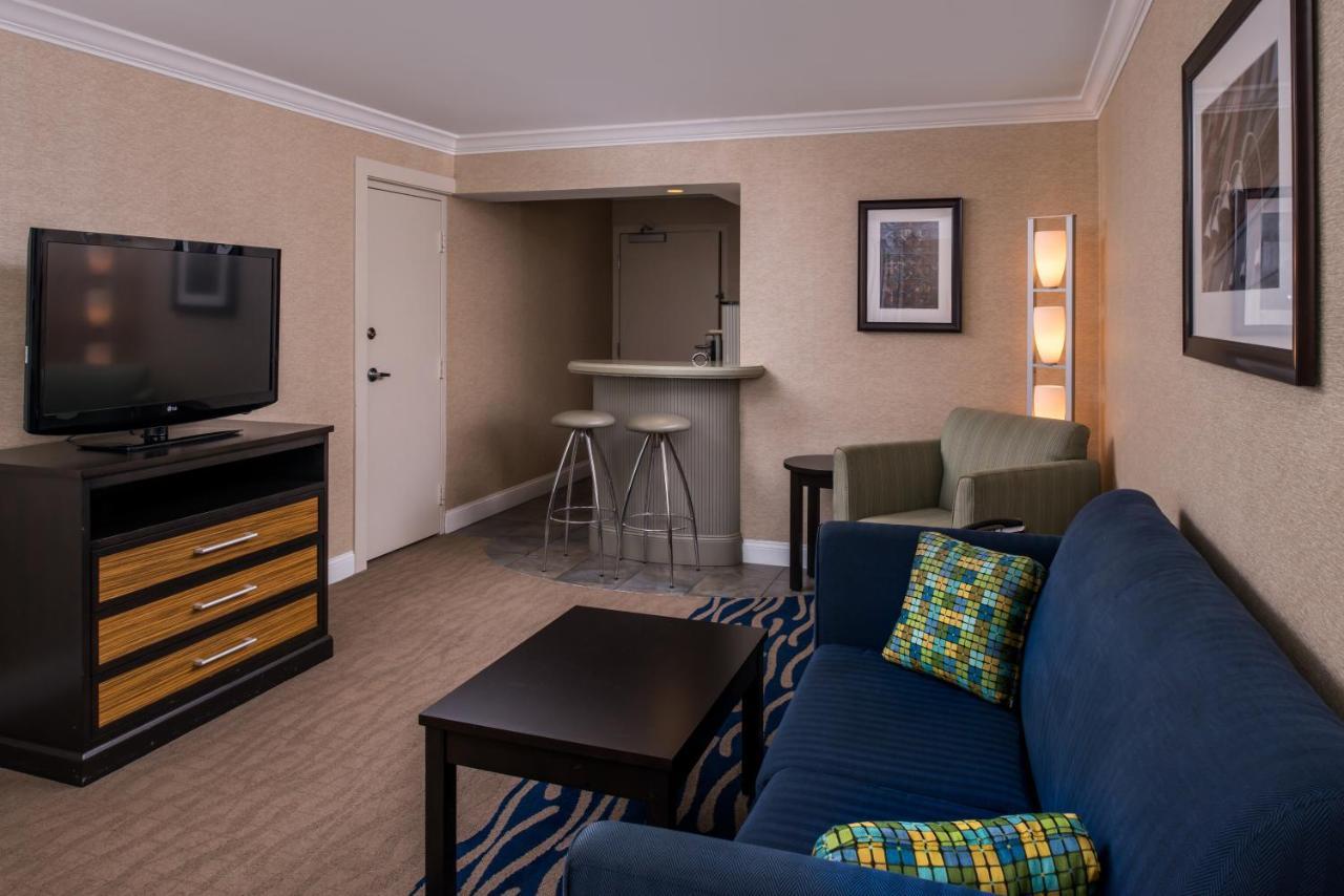 Holiday Inn Concord Downtown, An Ihg Hotel Esterno foto