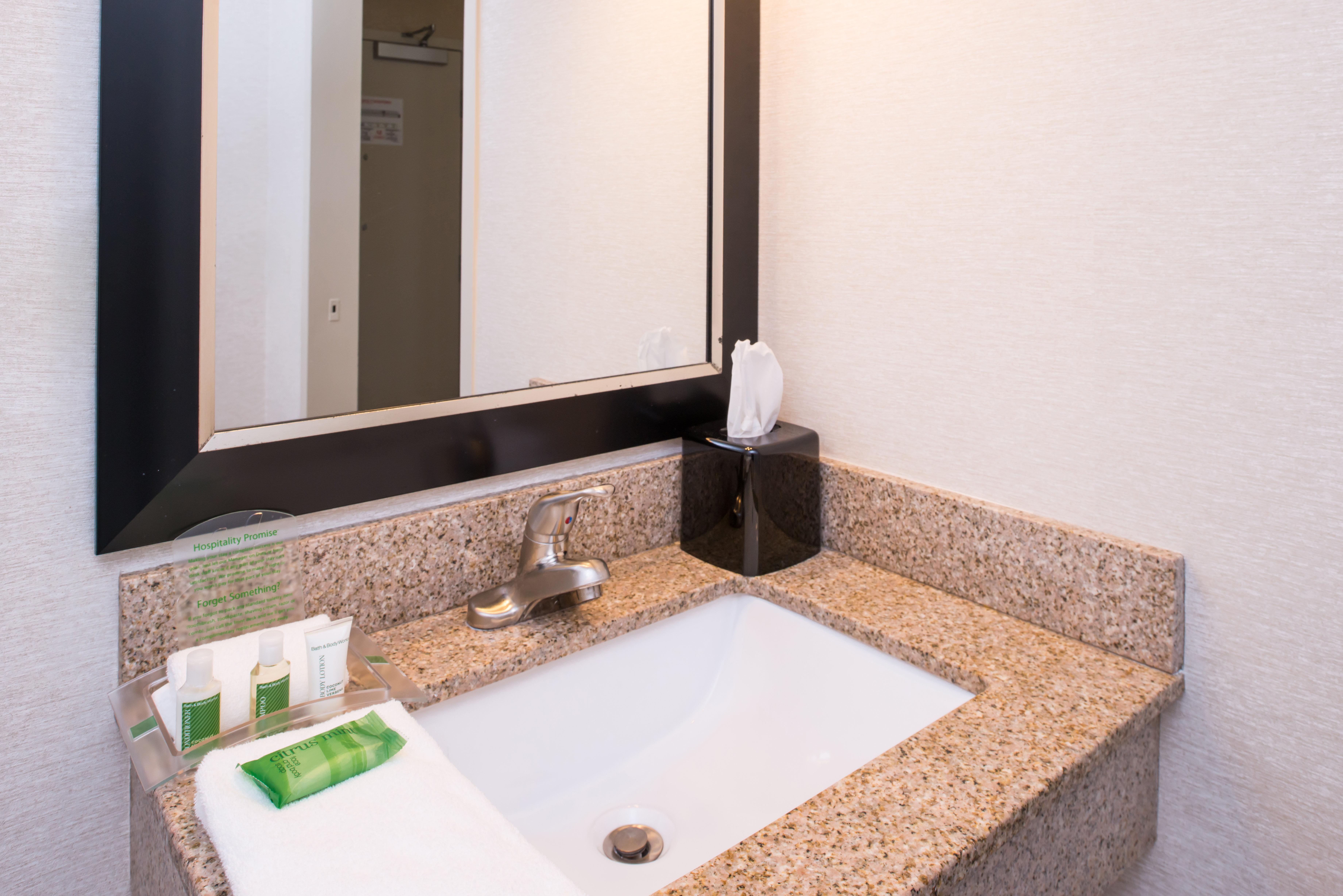 Holiday Inn Concord Downtown, An Ihg Hotel Esterno foto